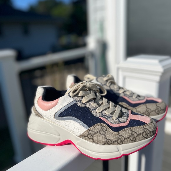 Pre loved Gucci sneakers - Picture 3 of 3